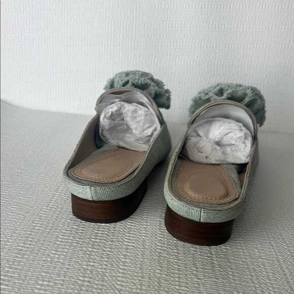 Taryn Rose Green Mules with Floral Embellishments - Picture 5 of 8